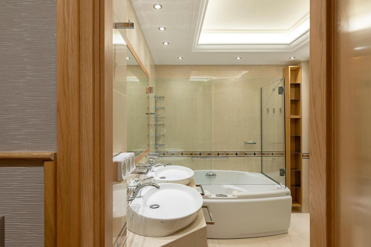 Vouliagmeni'S Elegance By Acropolis Suites Atena Exterior foto