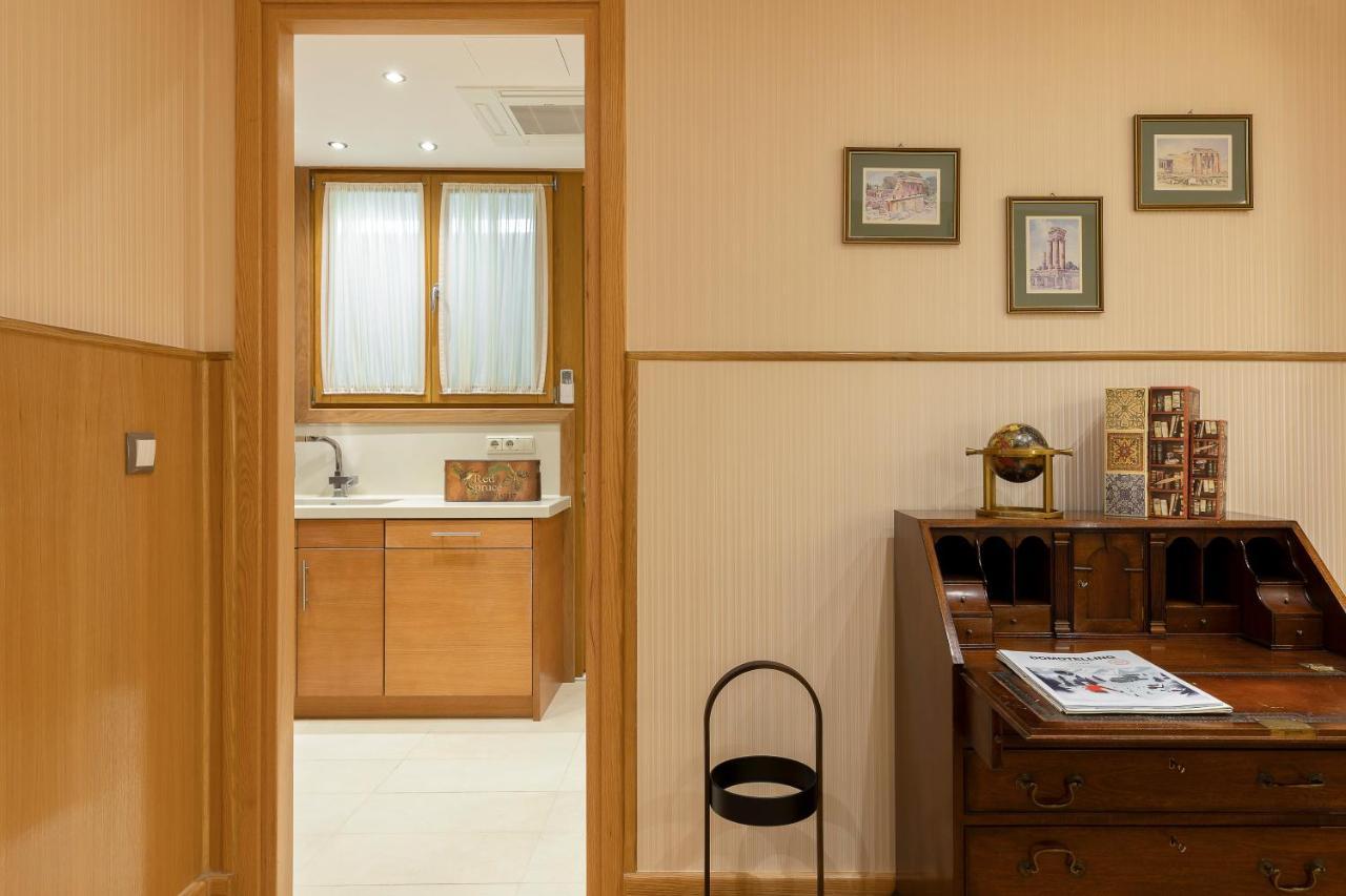 Vouliagmeni'S Elegance By Acropolis Suites Atena Exterior foto