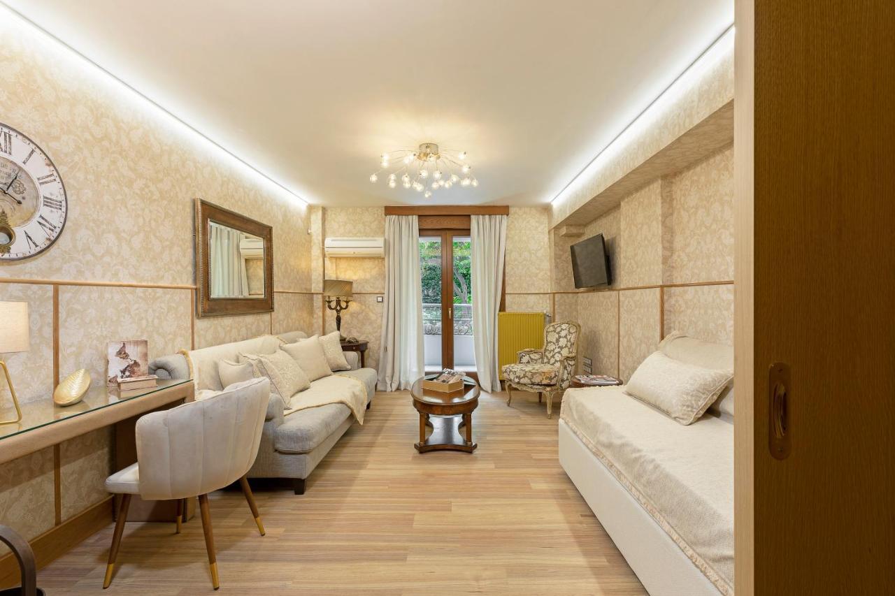 Vouliagmeni'S Elegance By Acropolis Suites Atena Exterior foto